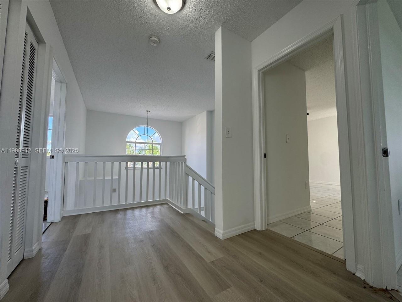 11367 Southwest 161st Place - Photo 7 of 32