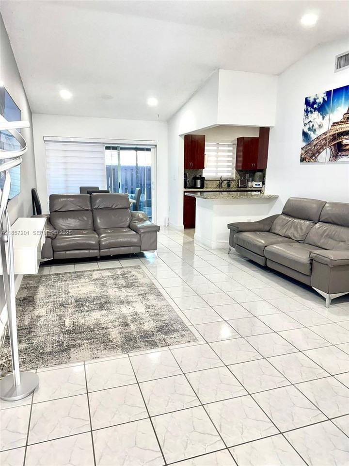 5402 Southwest 138th Avenue #5402 - Photo 6 of 11