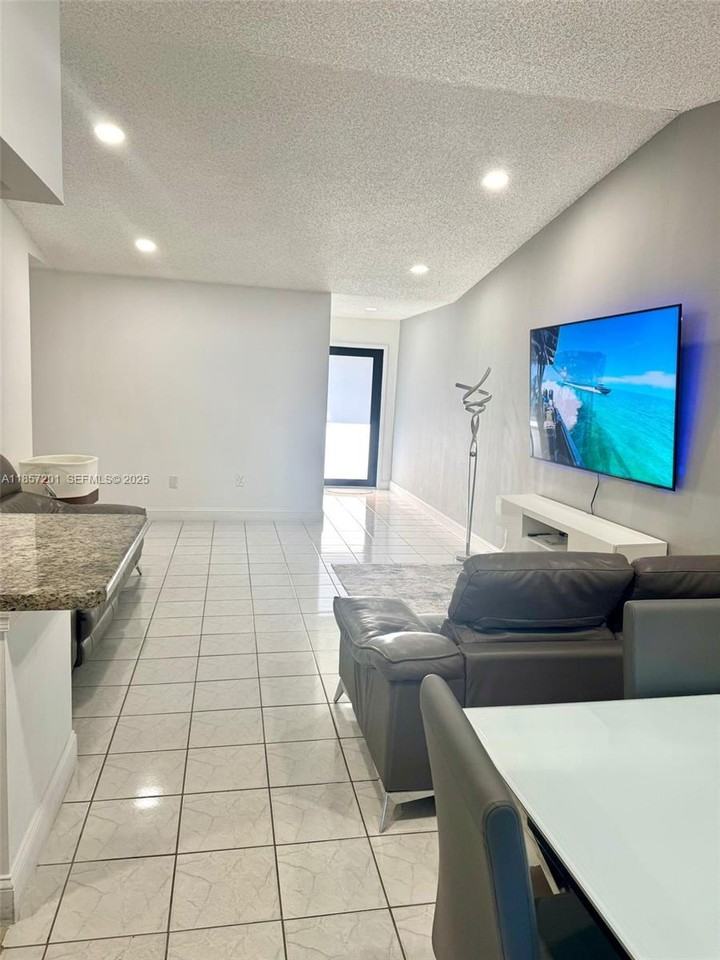 5402 Southwest 138th Avenue #5402 - Photo 7 of 11