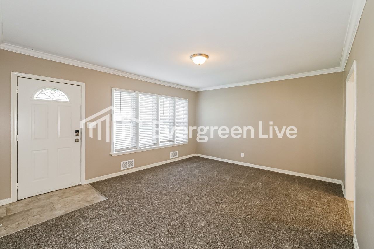 10311 Oakland Ave - Photo 2 of 15