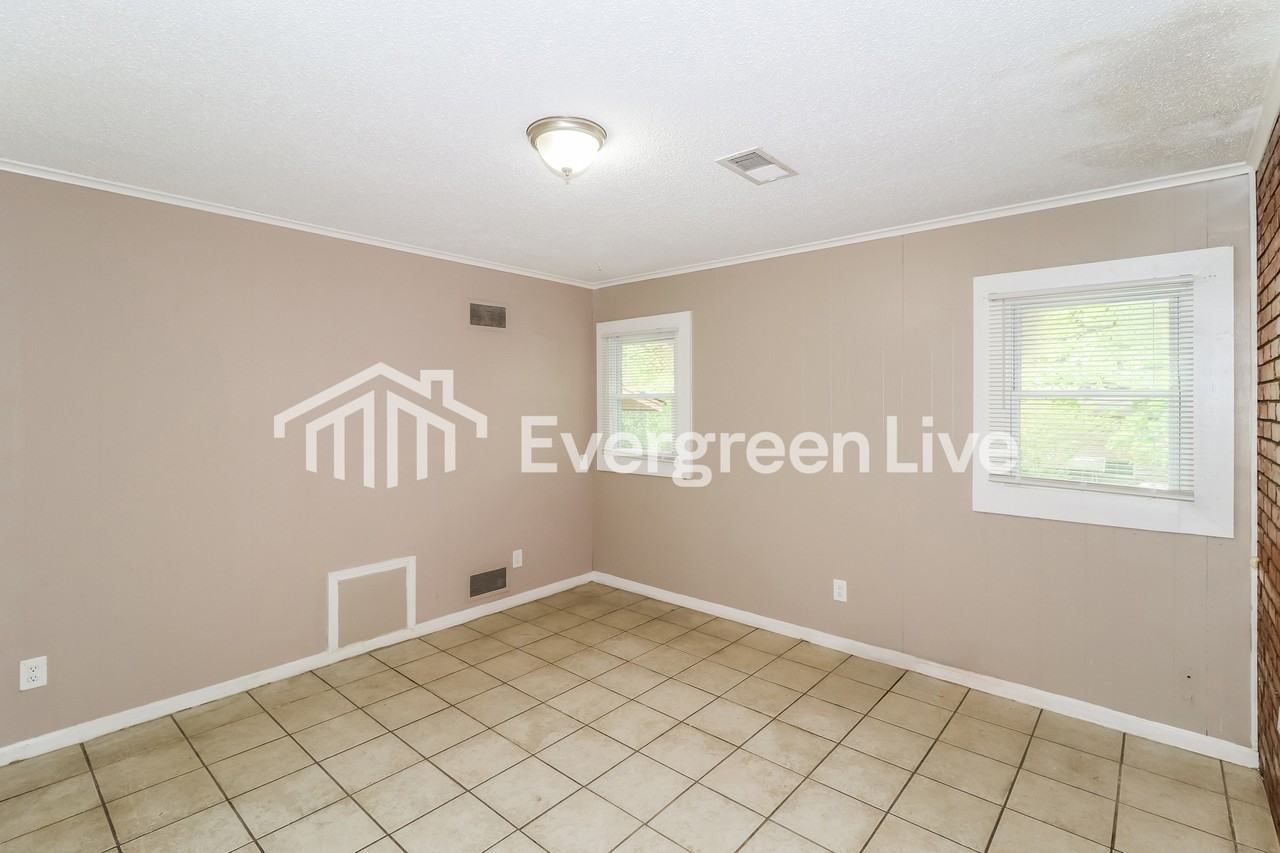 4302 Almo Ave - Photo 5 of 15