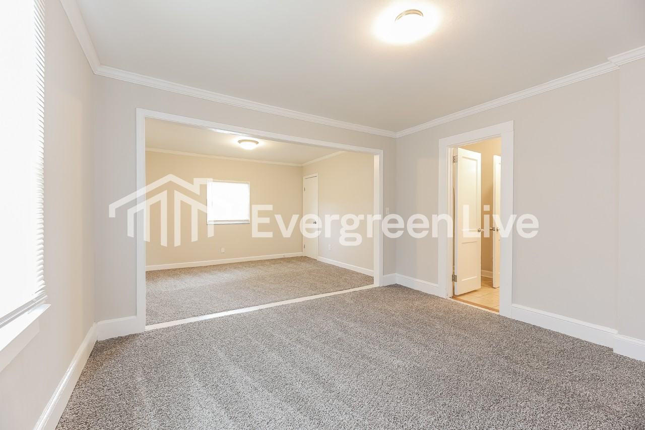 107 Crest Ct - Photo 7 of 15