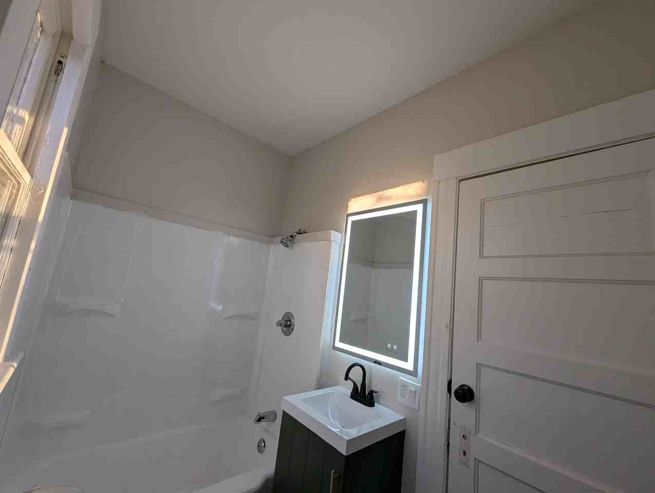 184 Buckingham St #1 - Photo 3 of 5
