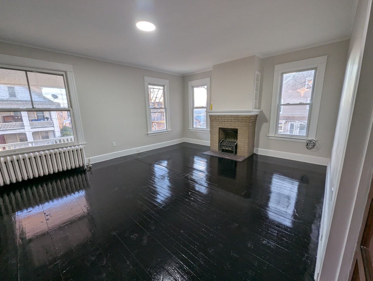 184 Buckingham St #1 - Photo 4 of 5