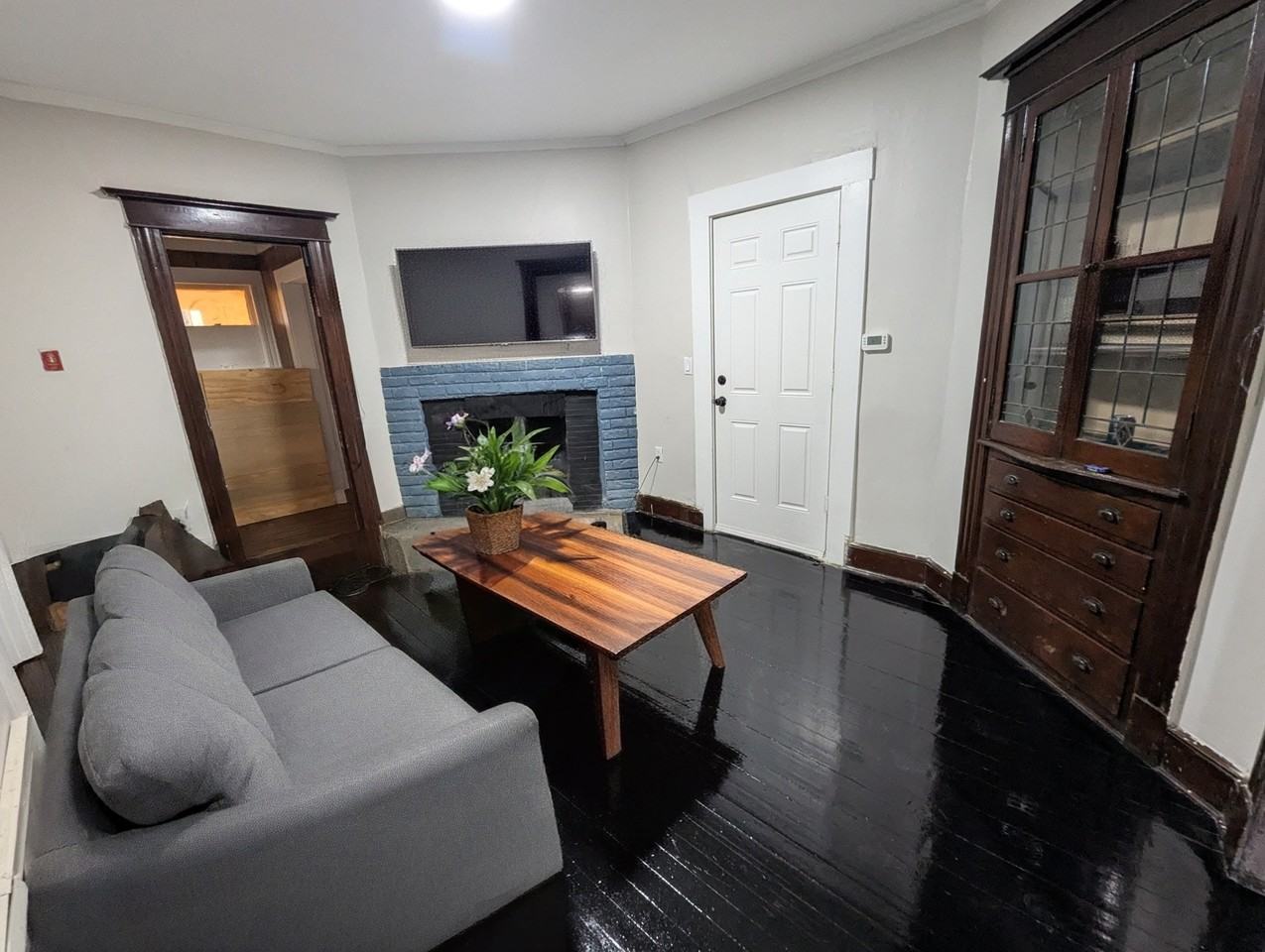 184 Buckingham St #1 - Photo 5 of 5