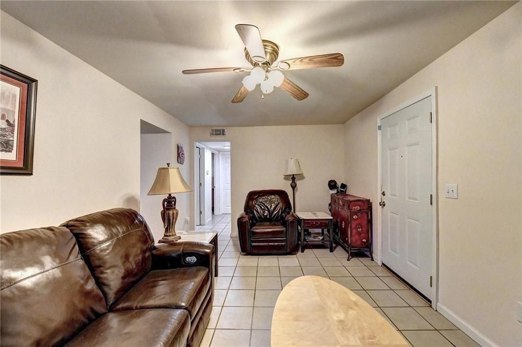 6490 Tuggle Dr - Photo 5 of 17