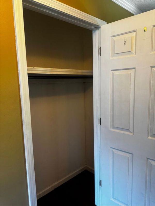 806 Lois Ln - Photo 3 of 22