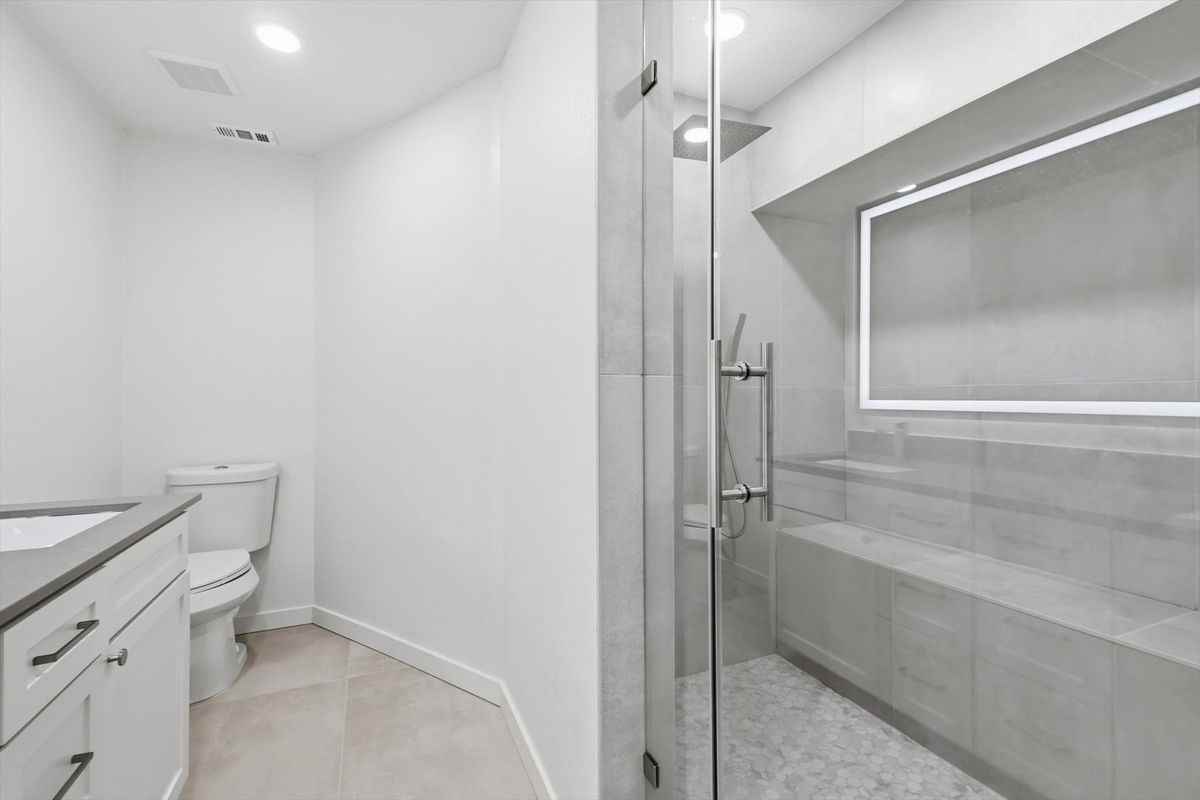 4816 Amesbury Dr - Photo 3 of 50