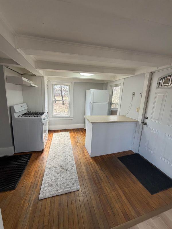 303 N State St - Photo 3 of 24