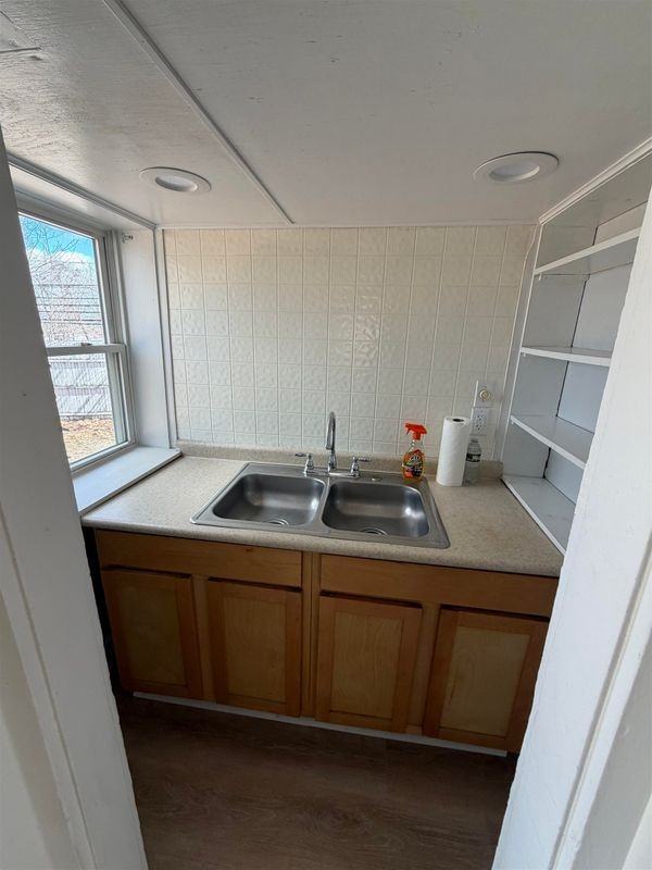 303 N State St - Photo 4 of 24