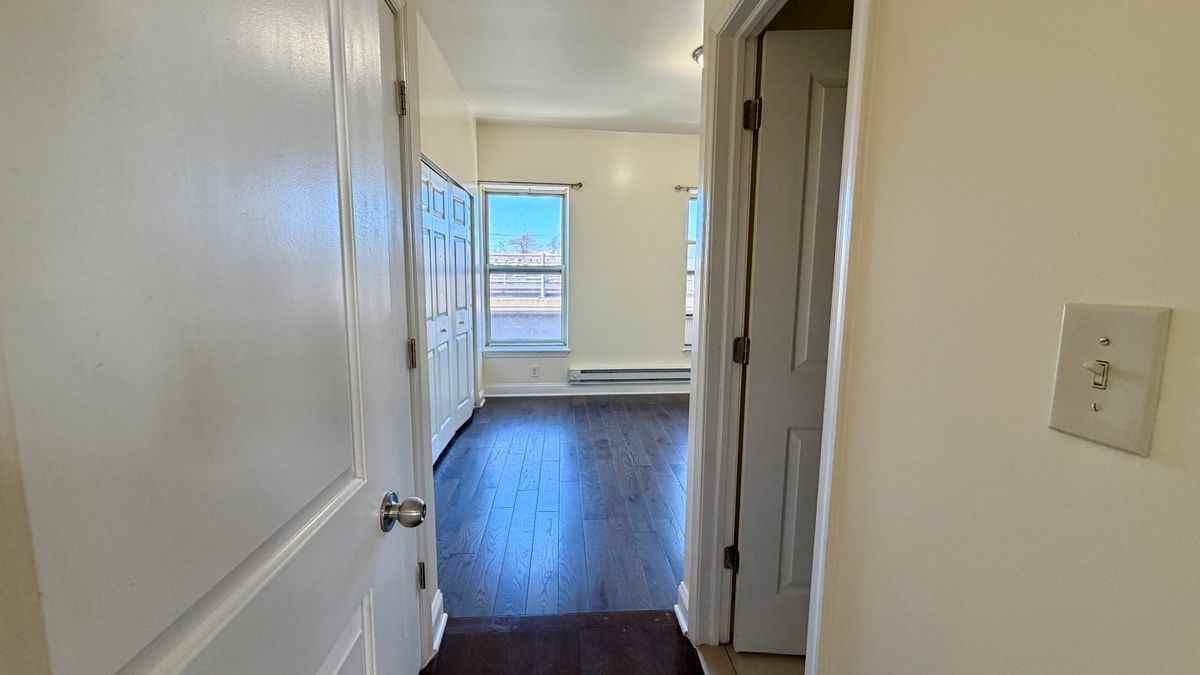 3311 Kensington Ave - Photo 4 of 9