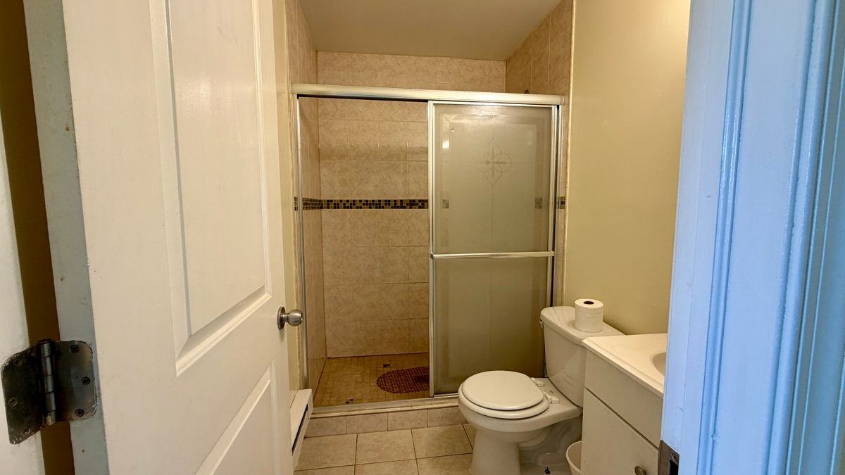 3311 Kensington Ave - Photo 5 of 9