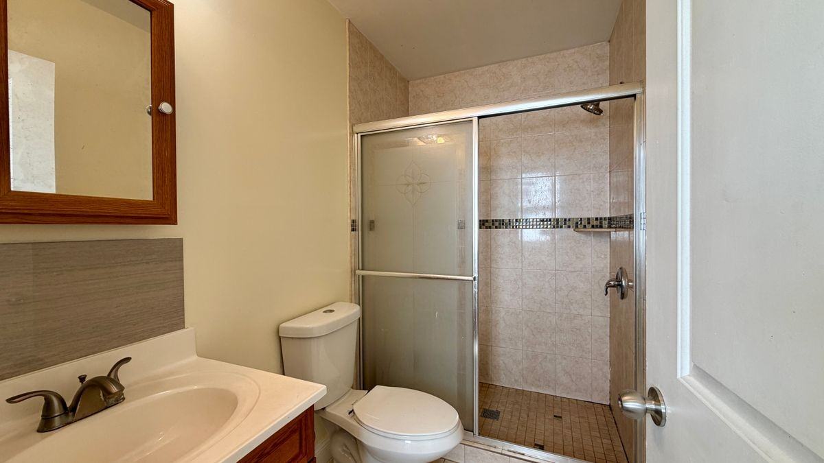 3311 Kensington Ave - Photo 6 of 9