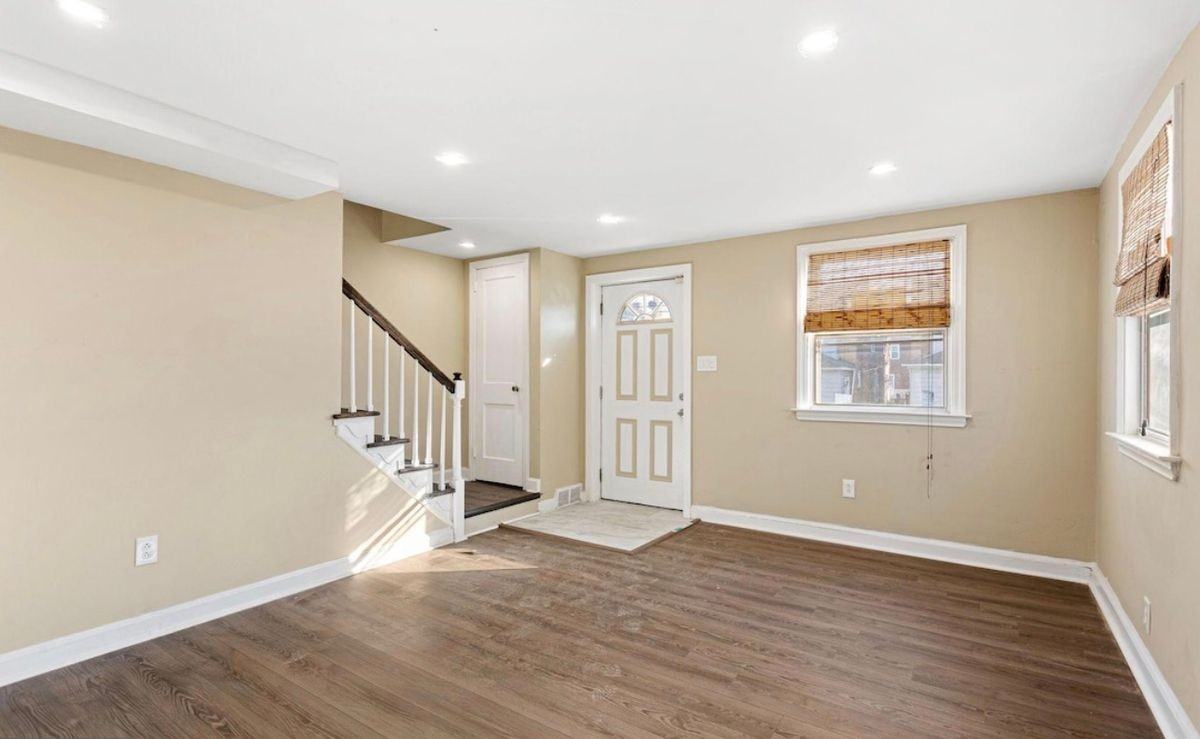 112 Juliana Ter - Photo 3 of 12