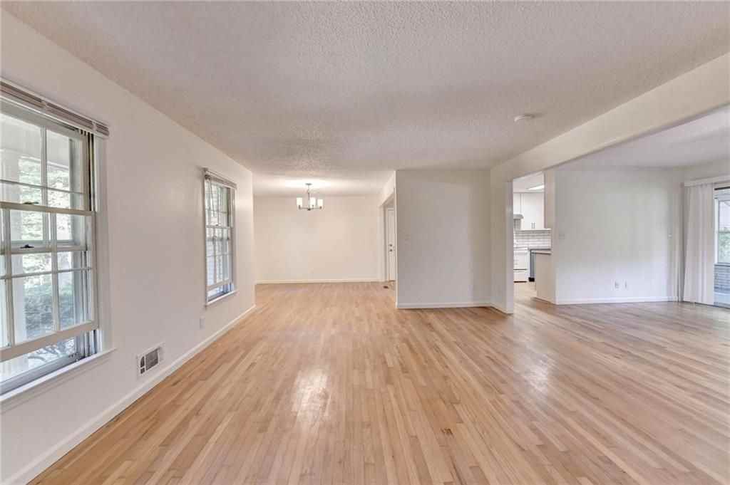 2628 Whitehurst Dr Ne - Photo 5 of 46