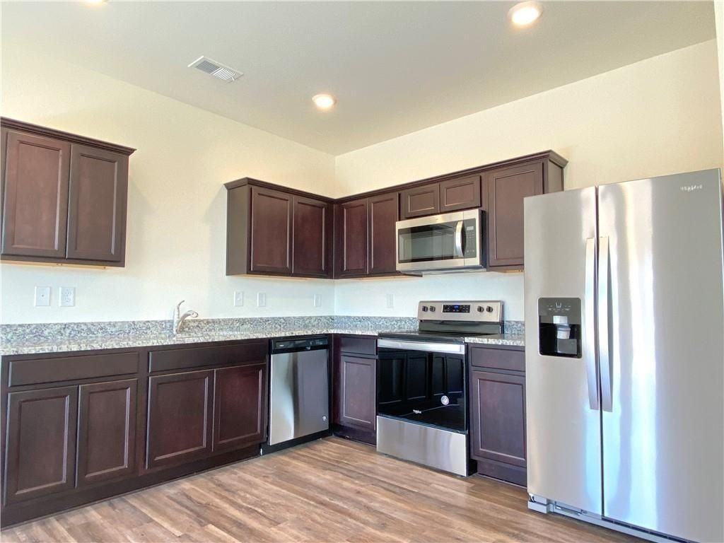 239 Grand Central Way - Photo 4 of 17