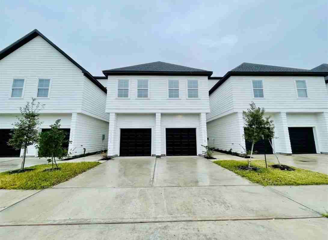 3233 Real St ##A - Photo 2 of 12