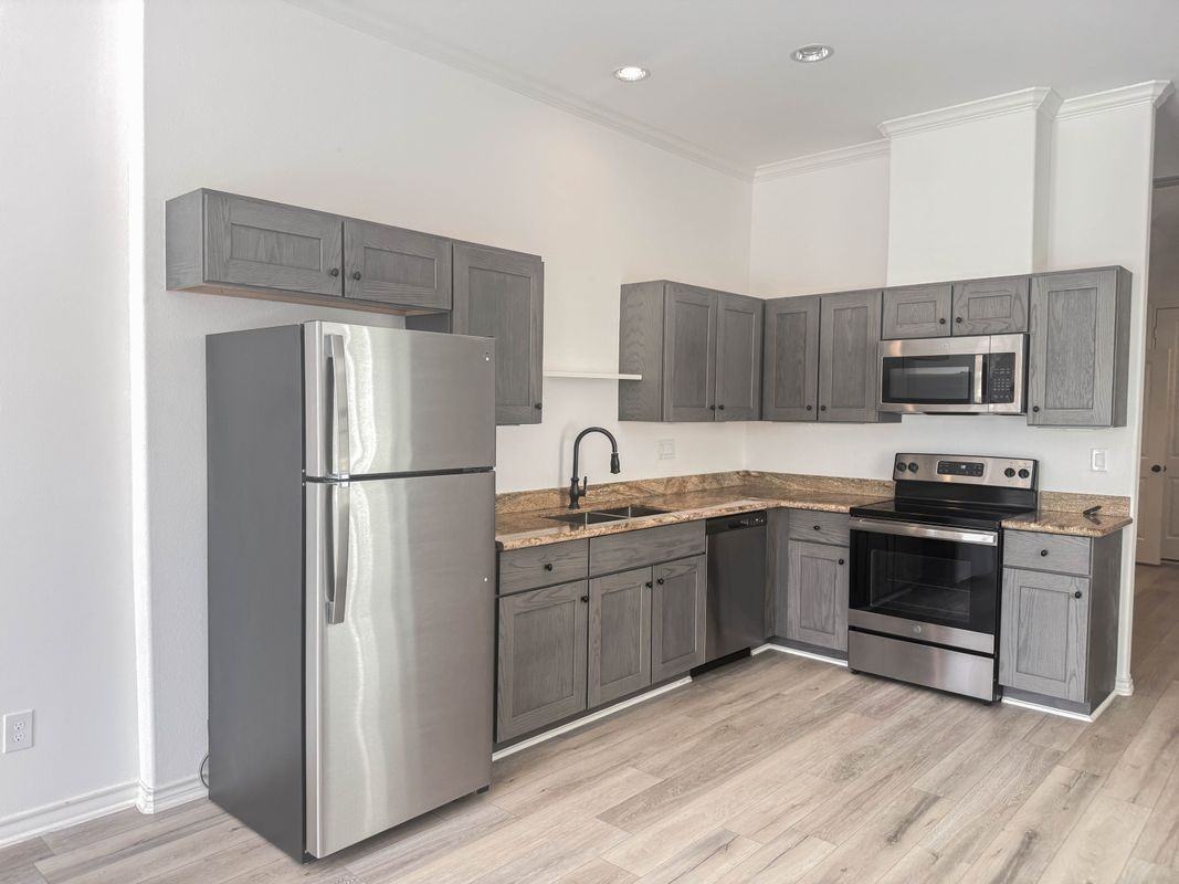 3233 Real St ##A - Photo 4 of 12