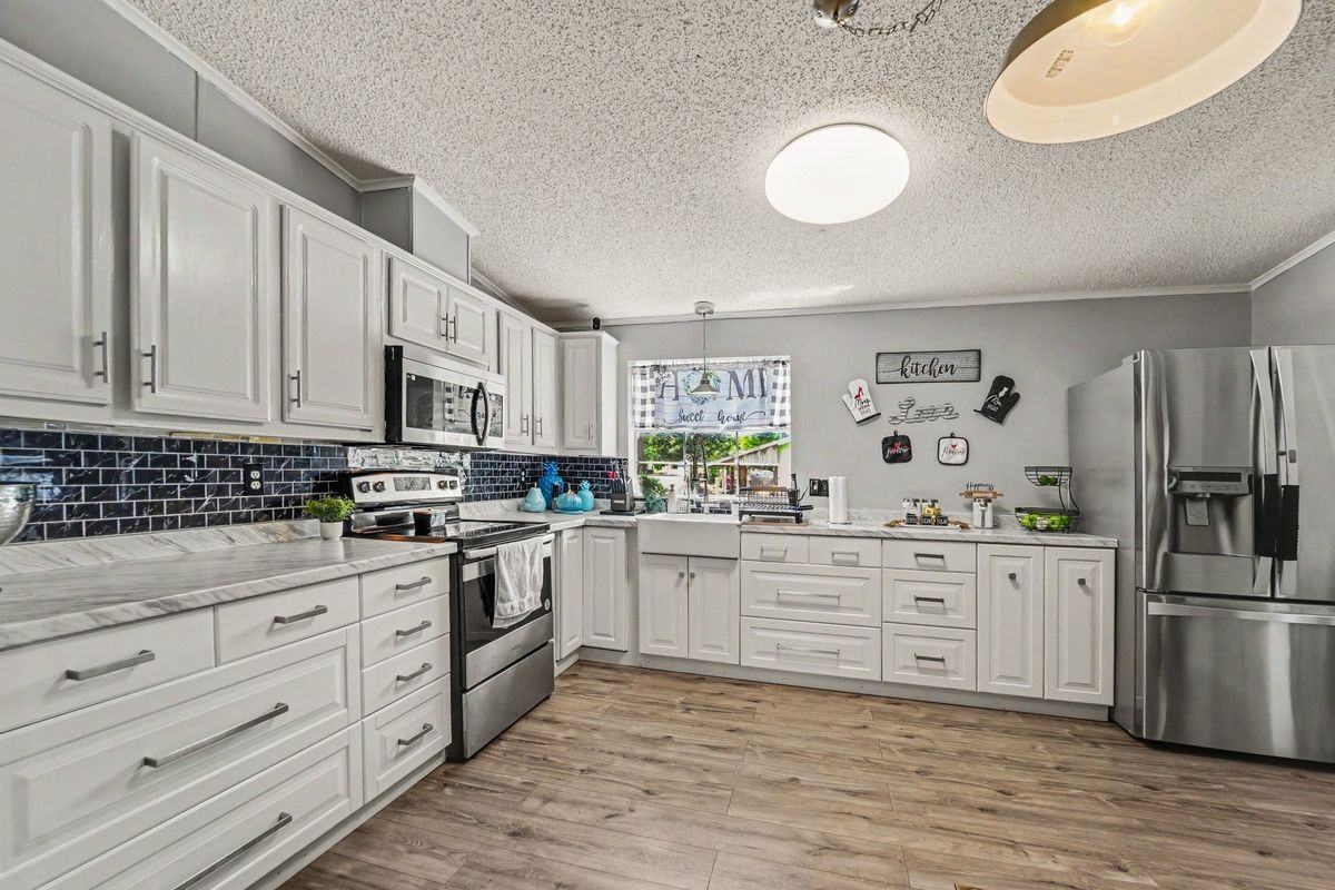 6433 Orris St - Photo 3 of 3