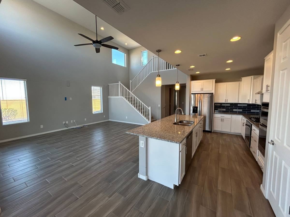 25908 W Sands Dr - Photo 2 of 10