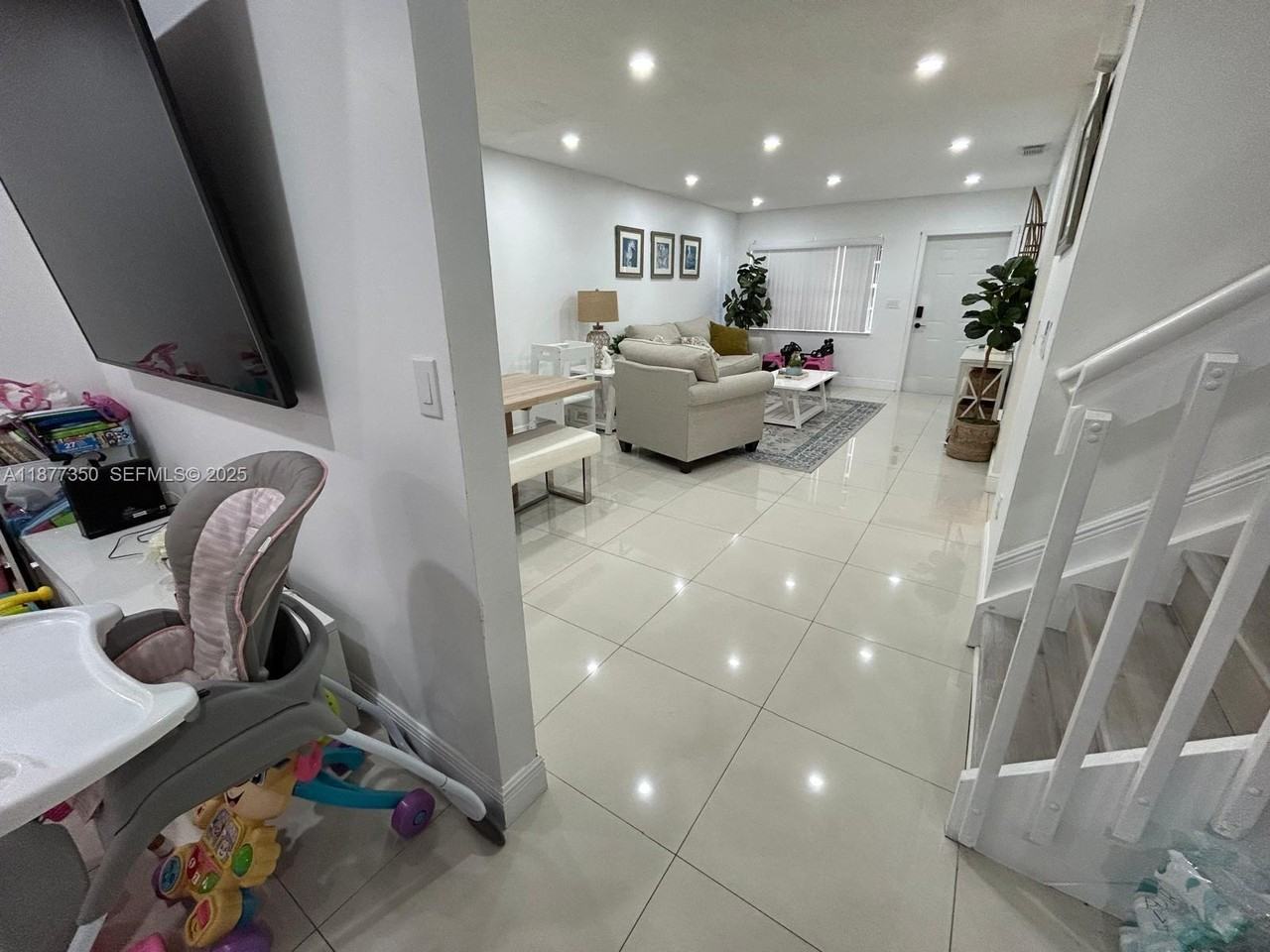 15852 Southwest 68th Terrace #15852 - Photo 4 of 28