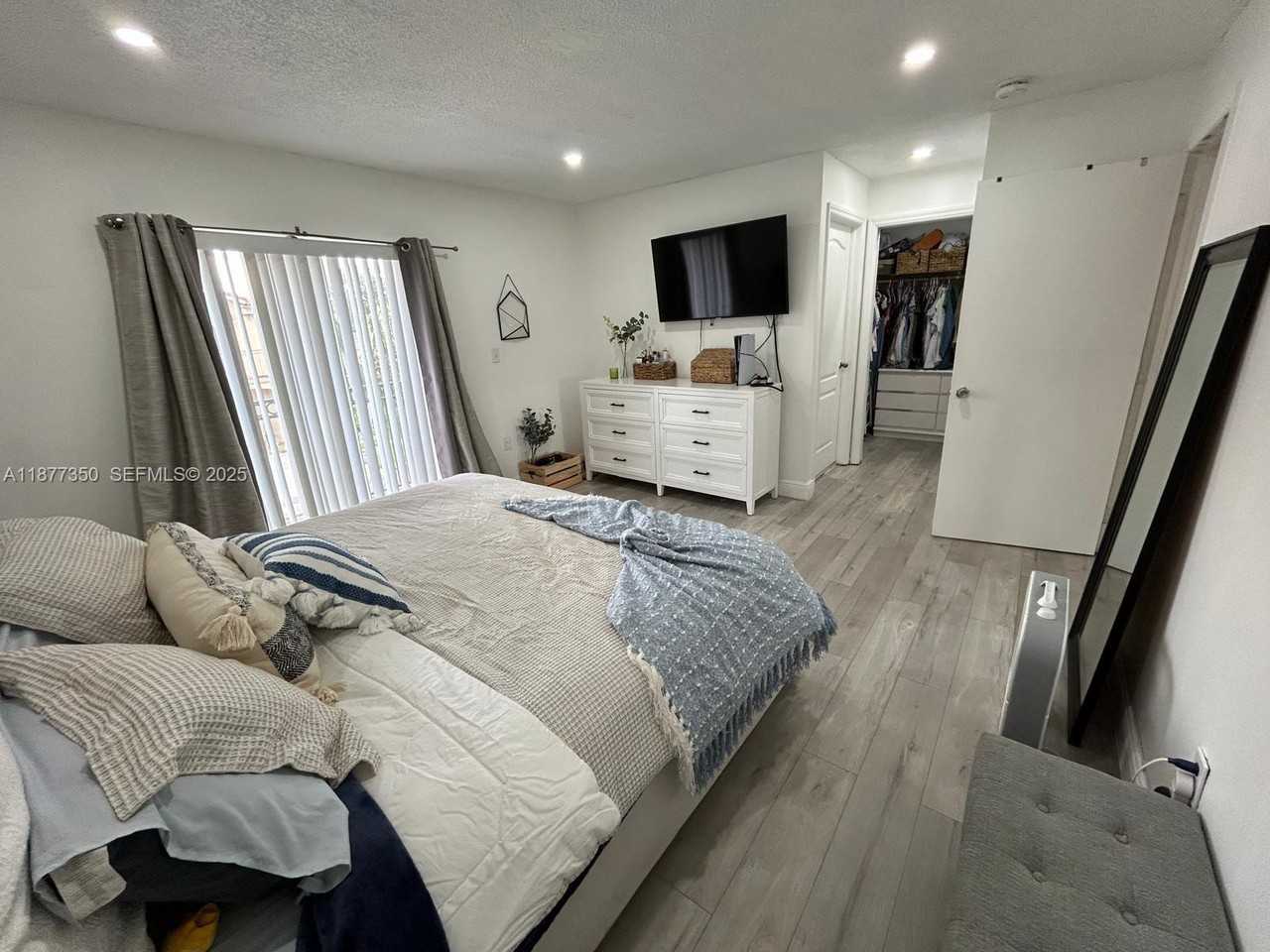 15852 Southwest 68th Terrace #15852 - Photo 7 of 28