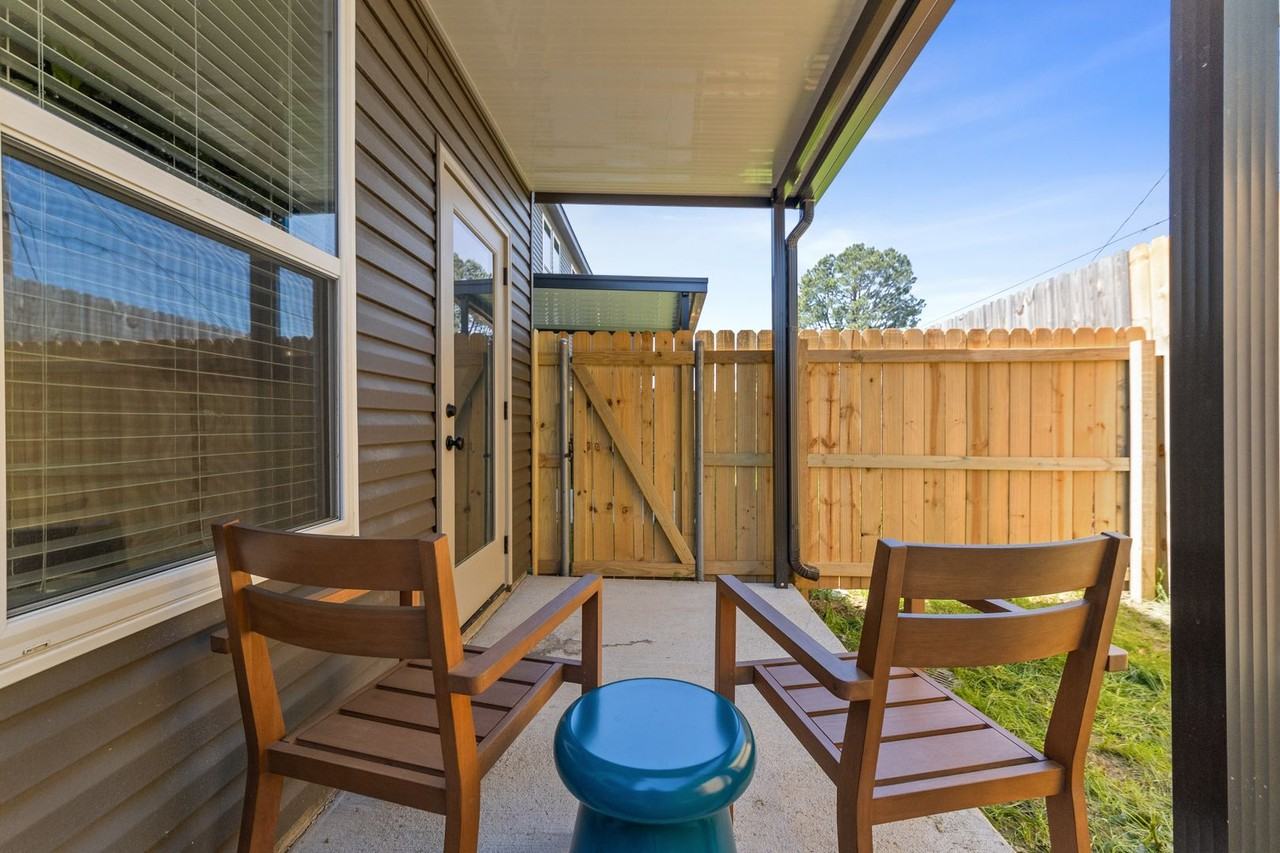 406 Highland Oaks Lane #A - Photo 4 of 11