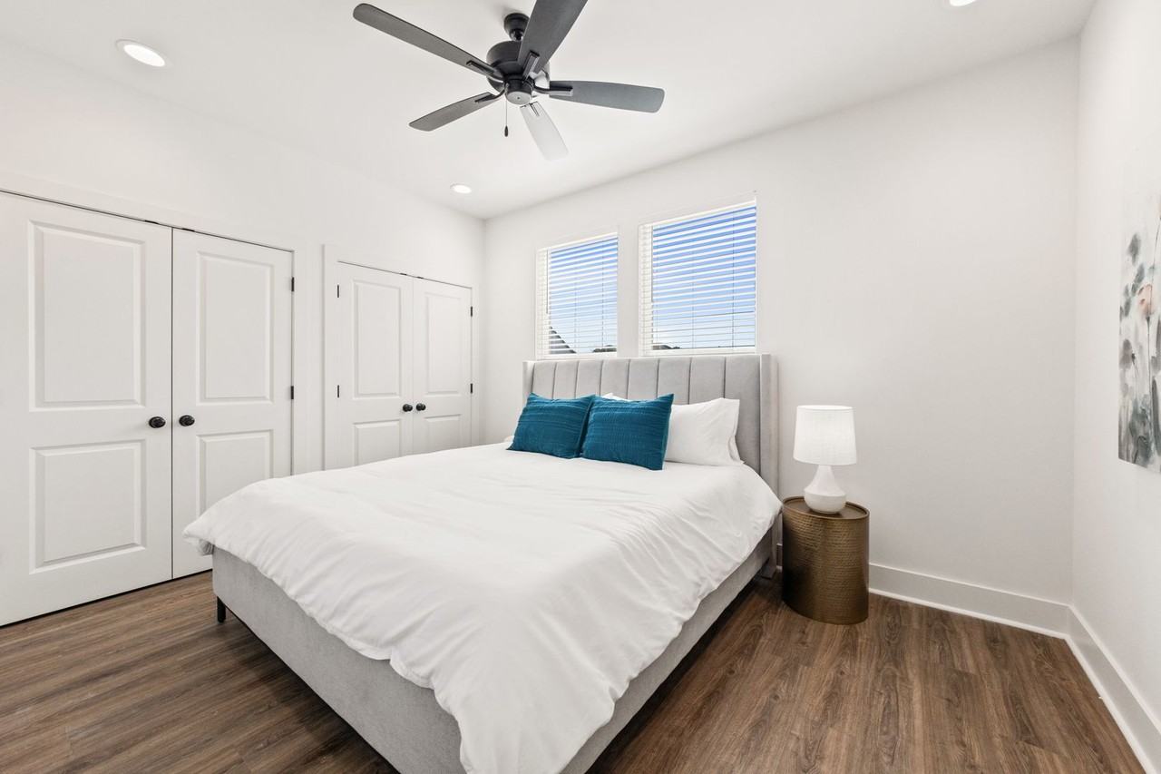 406 Highland Oaks Lane #A - Photo 6 of 11