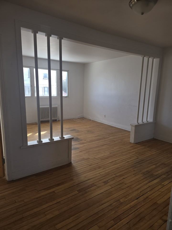 256 Hamilton Street  Unit A - Photo 5 of 10