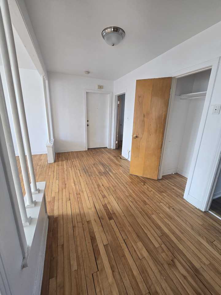 256 Hamilton Street  Unit A - Photo 6 of 10