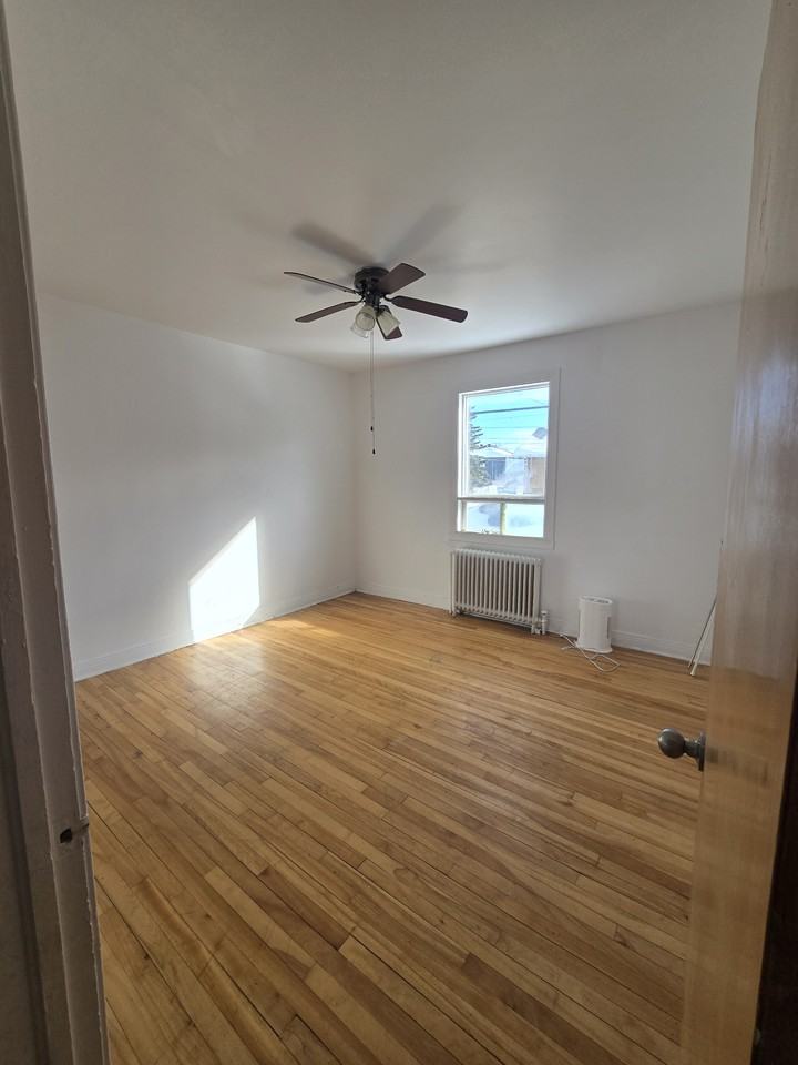 256 Hamilton Street  Unit A - Photo 7 of 10