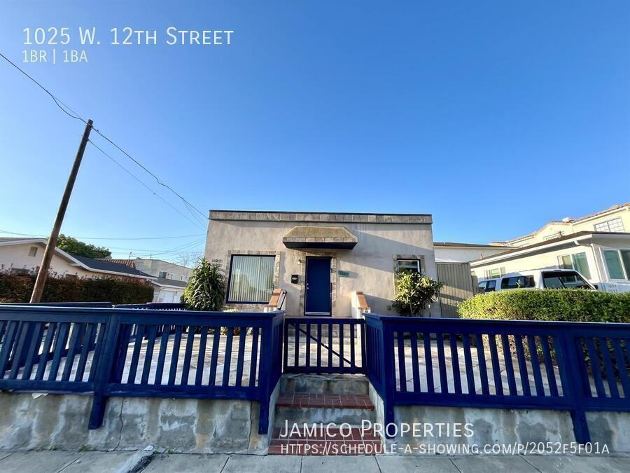 1025 W 12th St - Photo 3 of 19