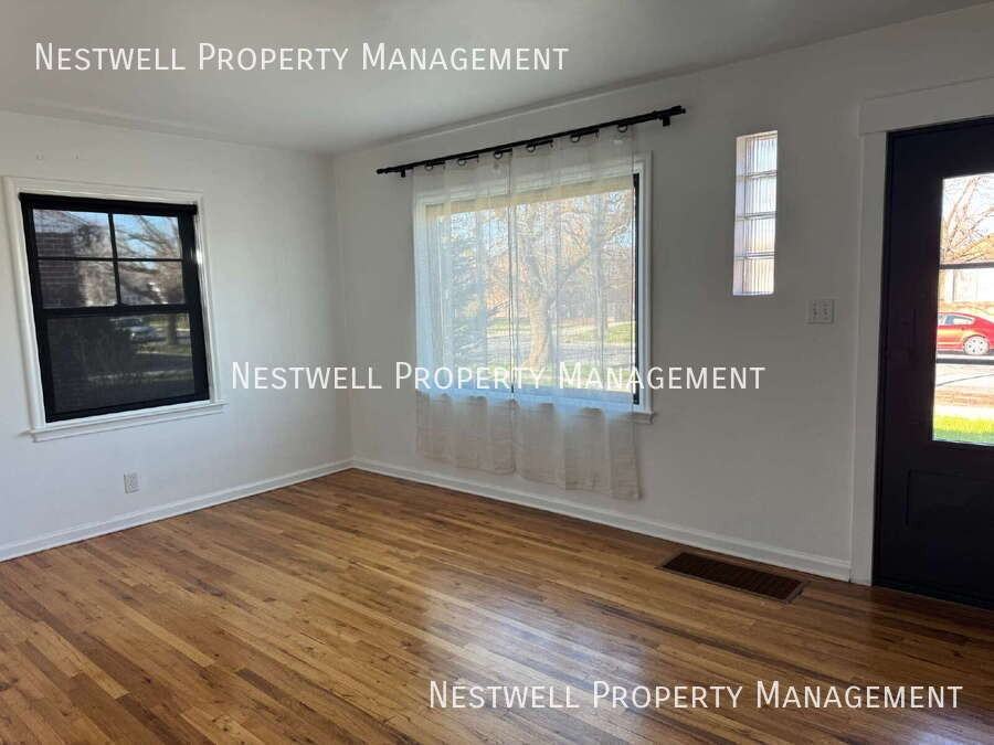 2719 S Imperial St - Photo 4 of 16