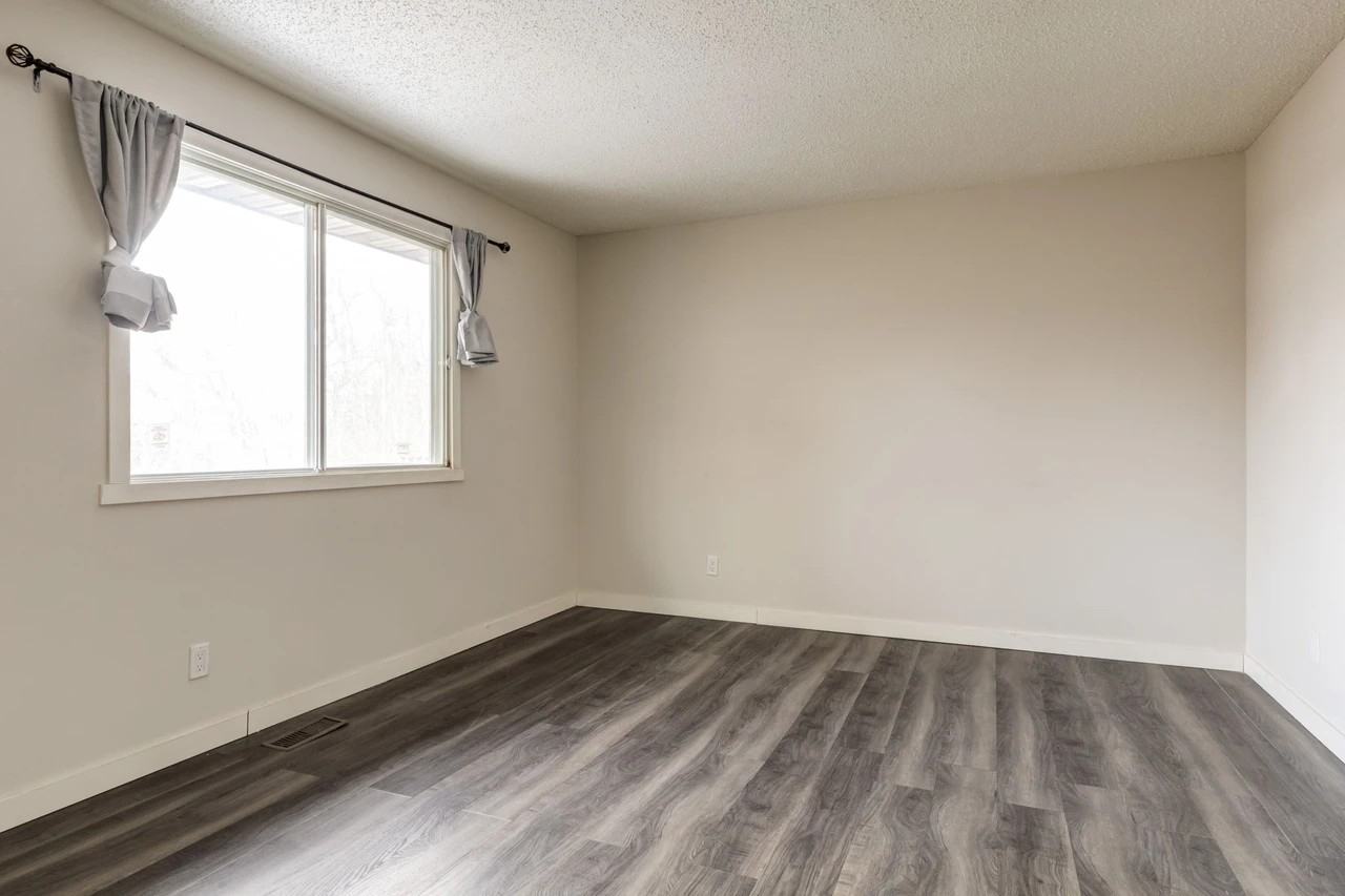 Spruce View Apartments - Photo 5 of 38