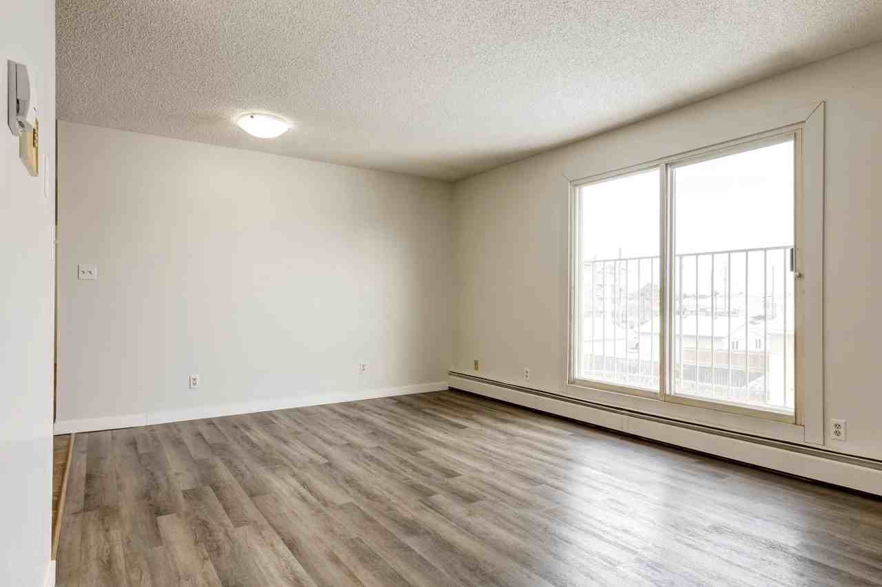 Gleneagles Apartments - Photo 7 of 28