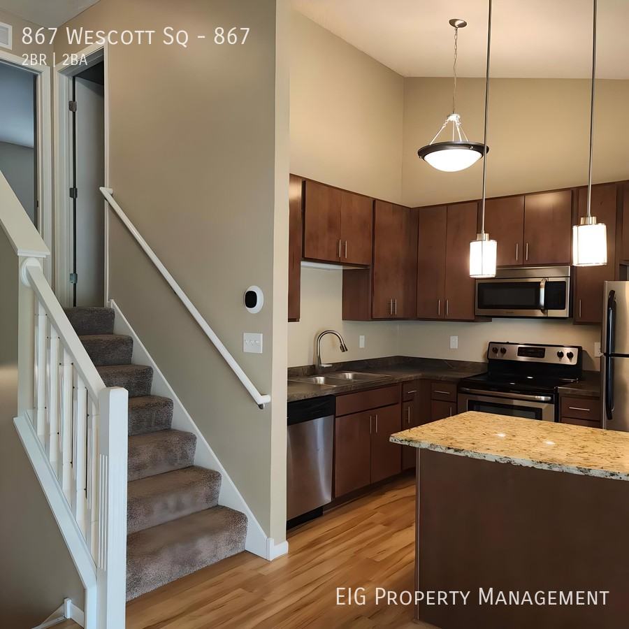 867 Wescott Sq #867 - Photo 3 of 46