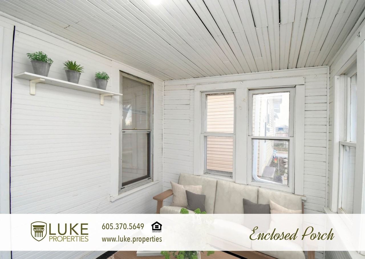 105 S Lyndale Ave - Photo 2 of 19