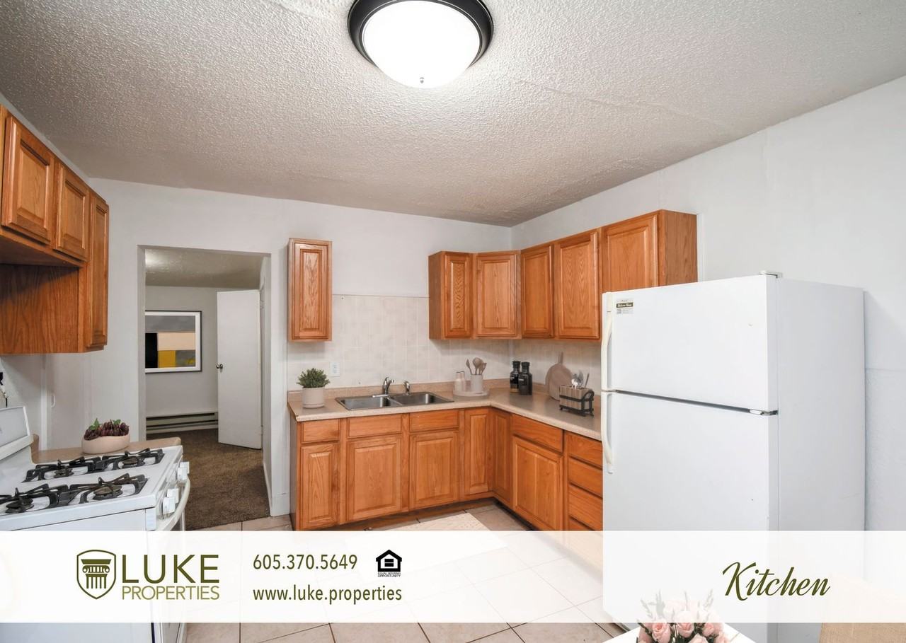 105 S Lyndale Ave - Photo 5 of 19