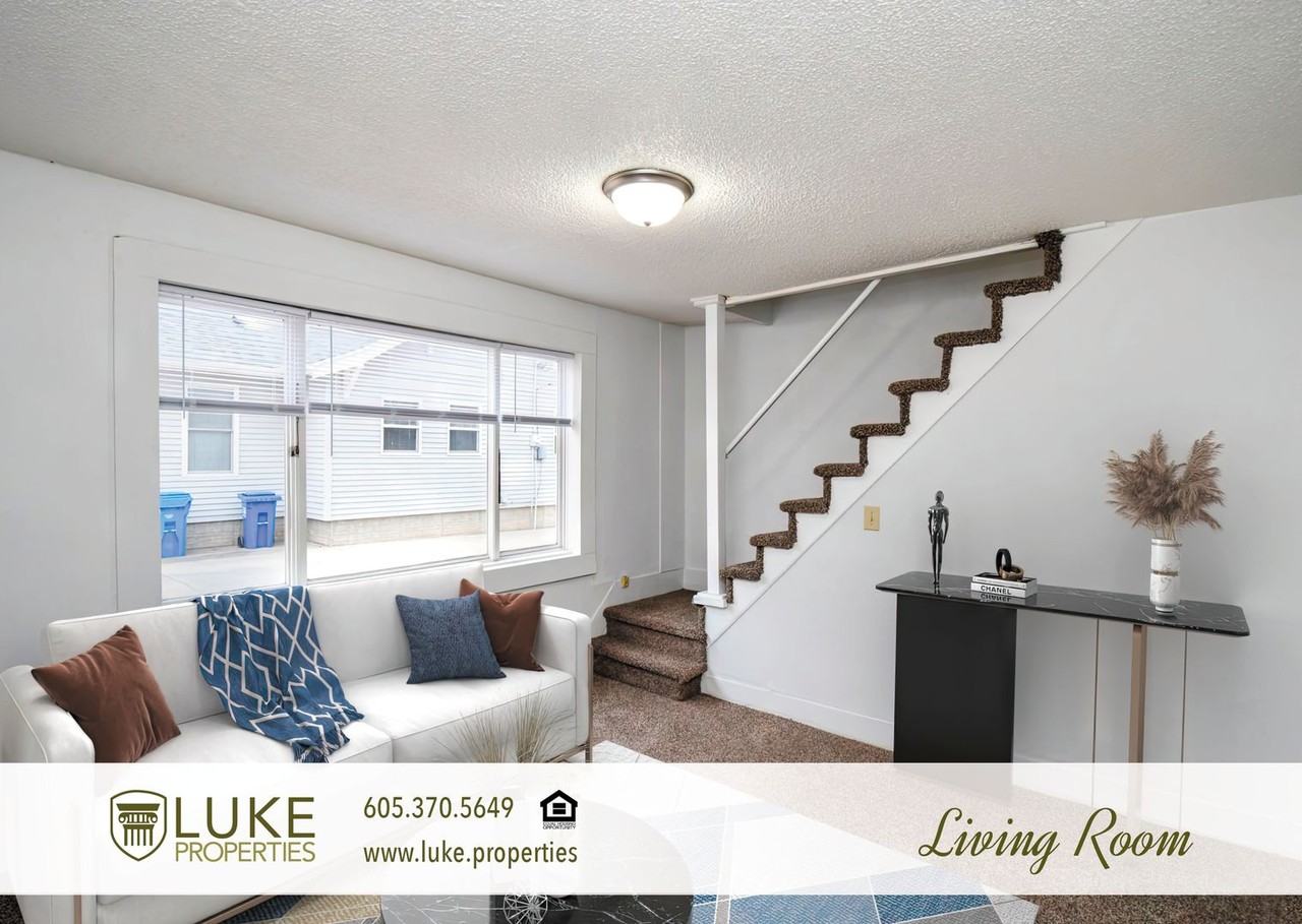 105 S Lyndale Ave - Photo 6 of 19