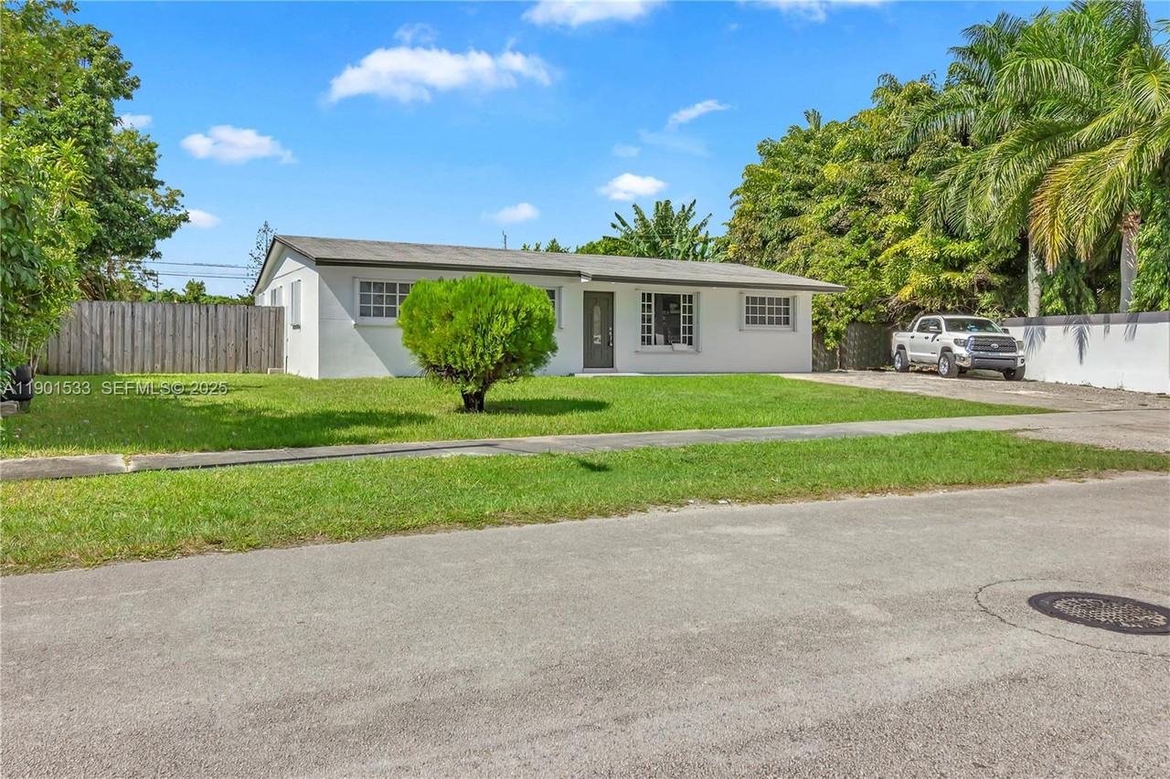 4900 Southwest 106th Avenue #4900 - Photo 5 of 22