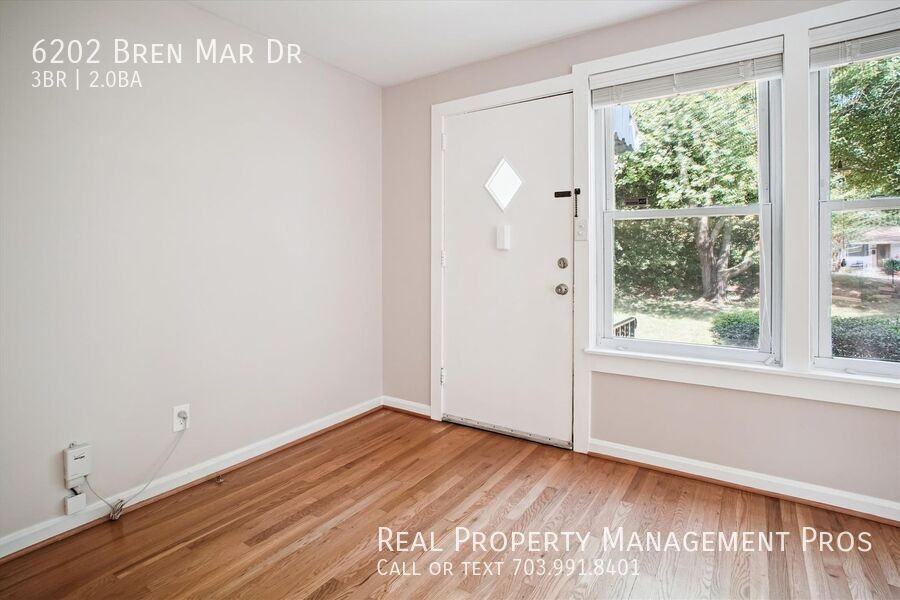 6202 Bren Mar Dr - Photo 2 of 34