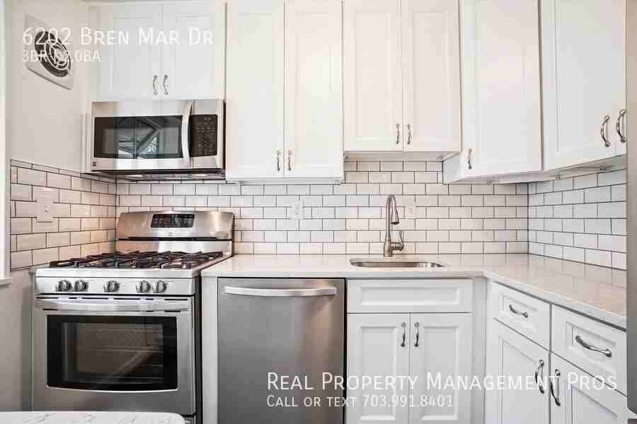 6202 Bren Mar Dr - Photo 4 of 34