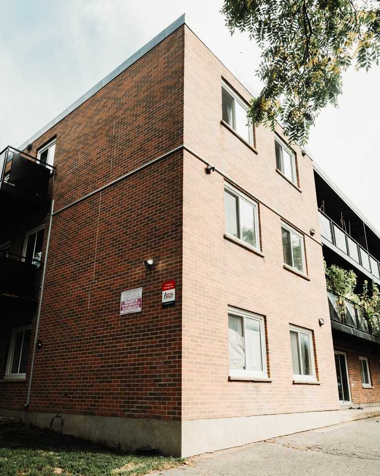 385 Division Street - Photo 2 of 10