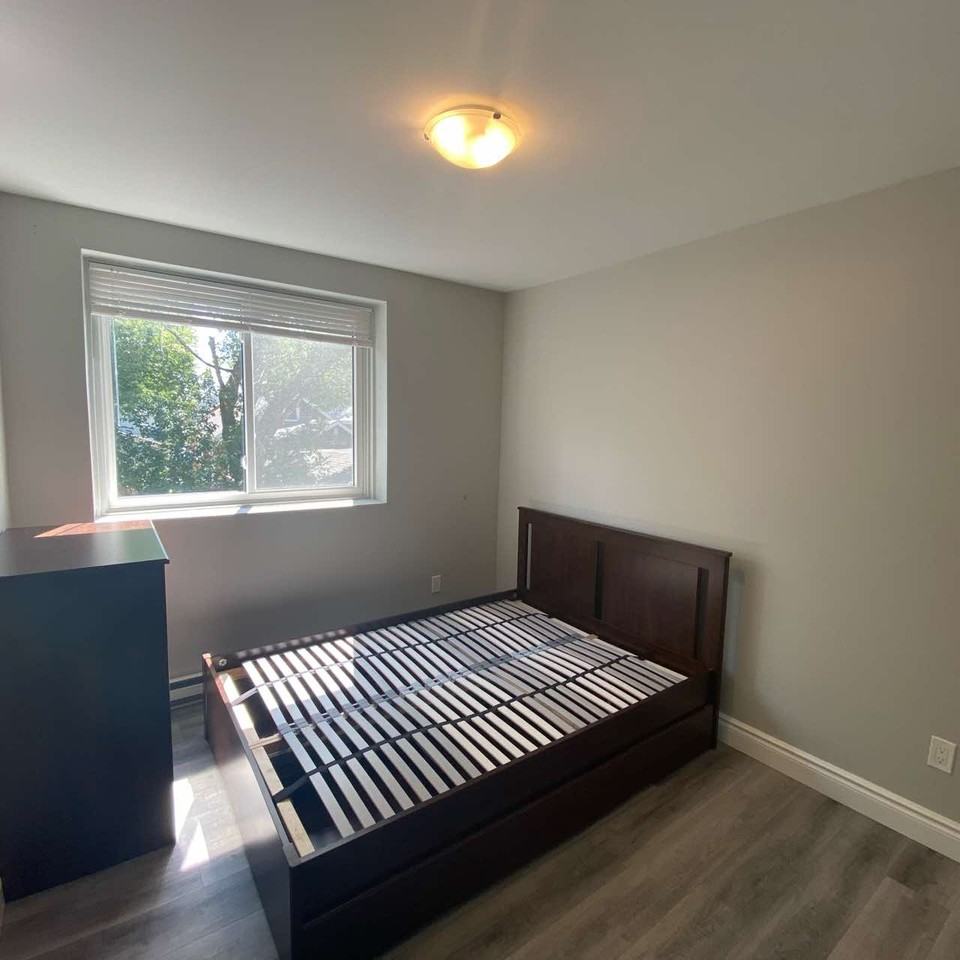 385 Division Street - Photo 7 of 10