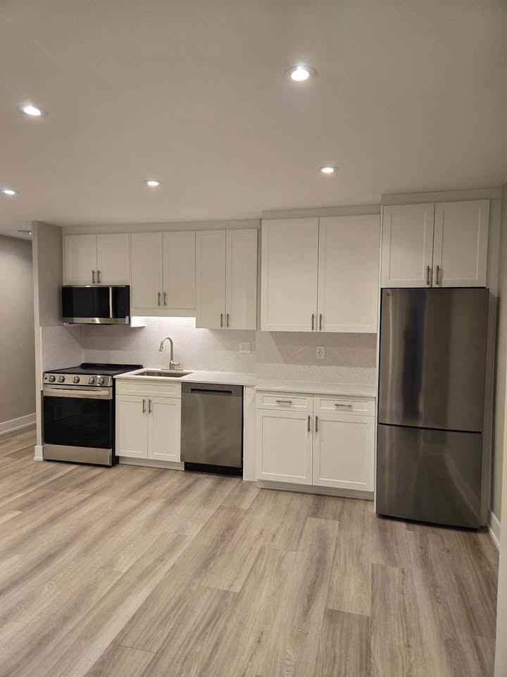 699 Balliol Street - Photo 2 of 14