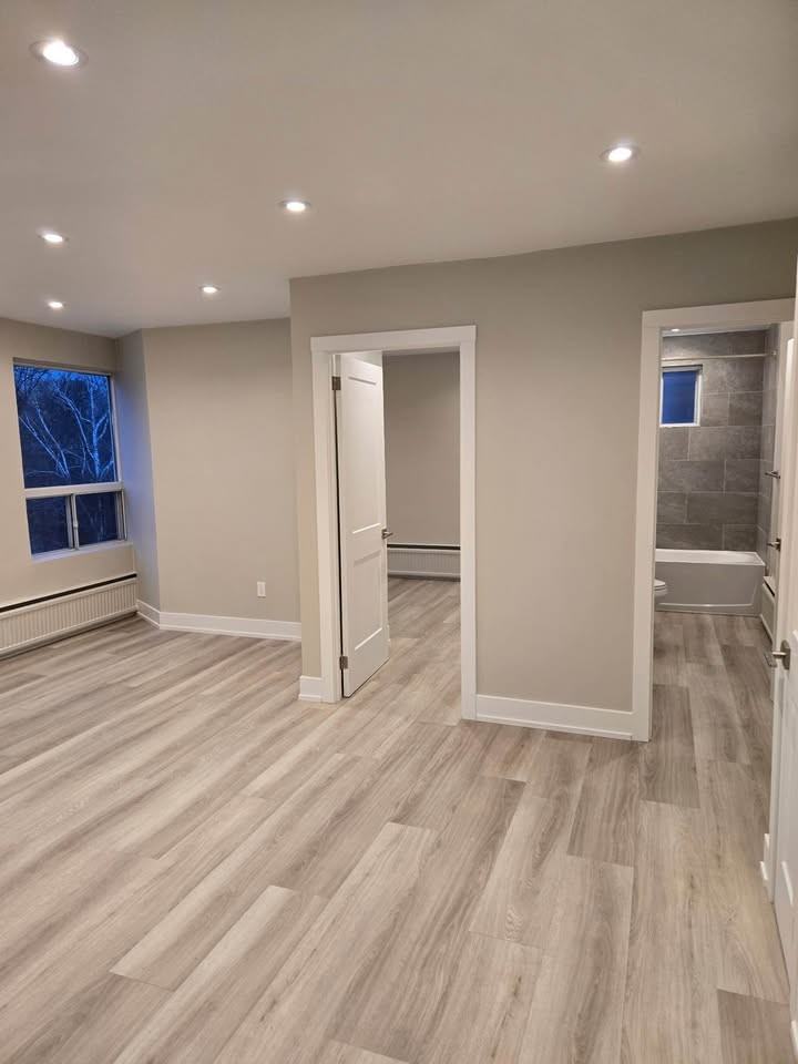 699 Balliol Street - Photo 3 of 14