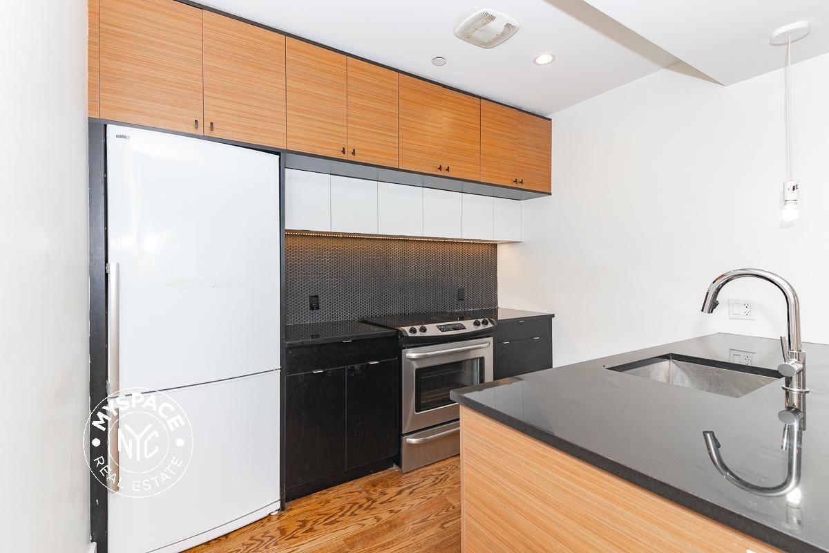 161 Winthrop St #1F - Photo 2 of 10