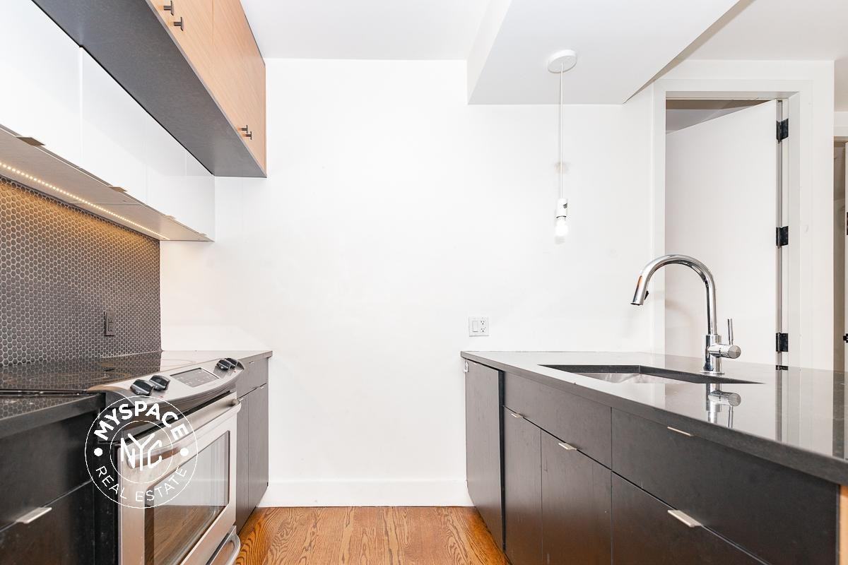 161 Winthrop St #1F - Photo 3 of 10