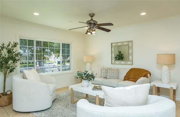 901 North Reese Place - Photo 2 of 16