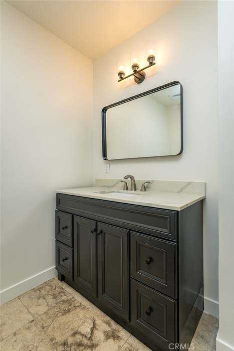 901 North Reese Place - Photo 3 of 16